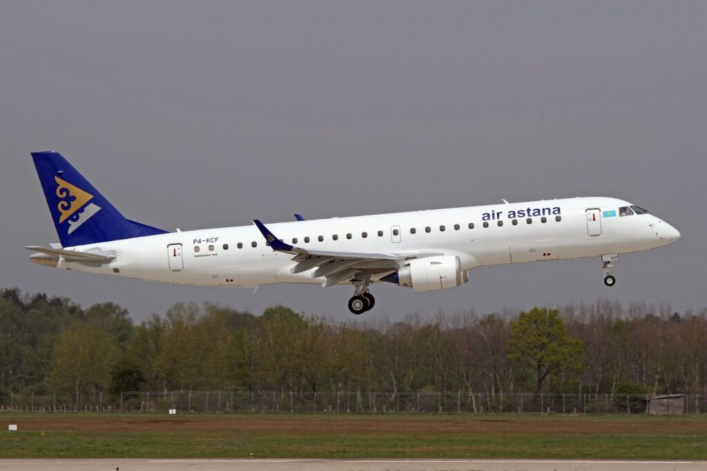 air_astana_embraer_190-10.jpg