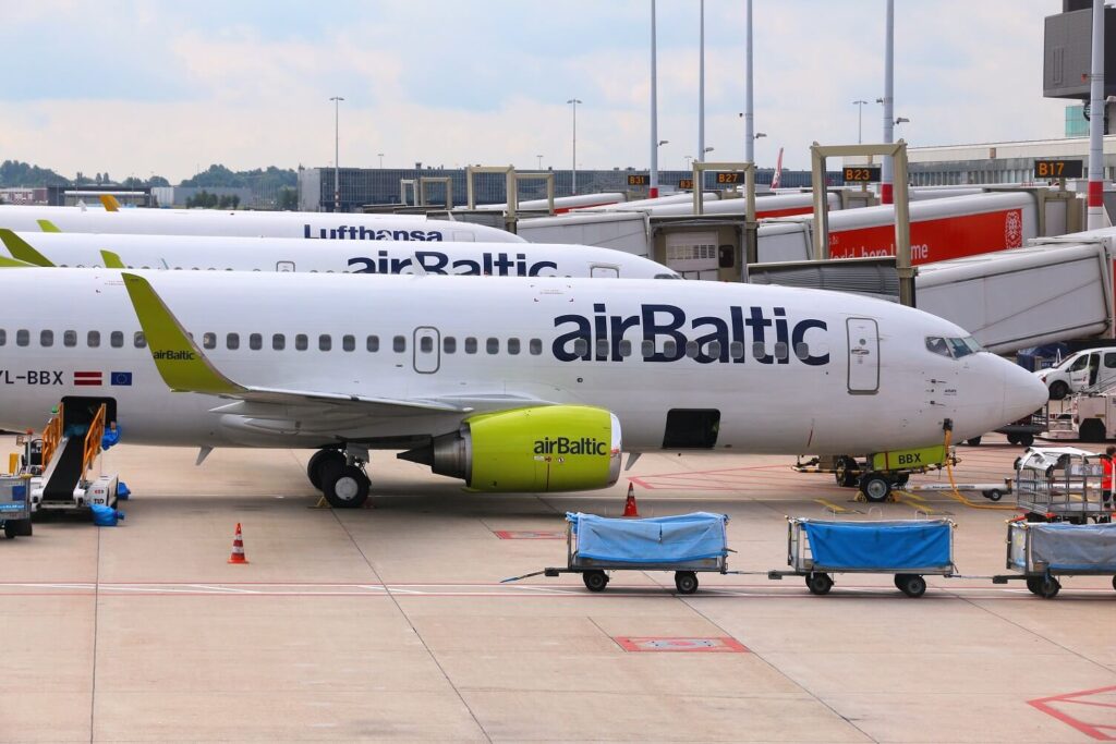 air_baltic_737_in_amsterdam.jpg