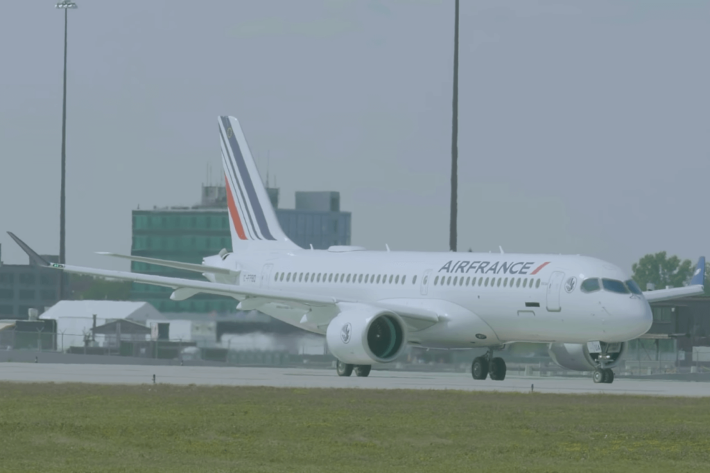 air france airbus a220 takes off for the first timepng air_france_airbus_a220_takes_off_for_the_first_time.png