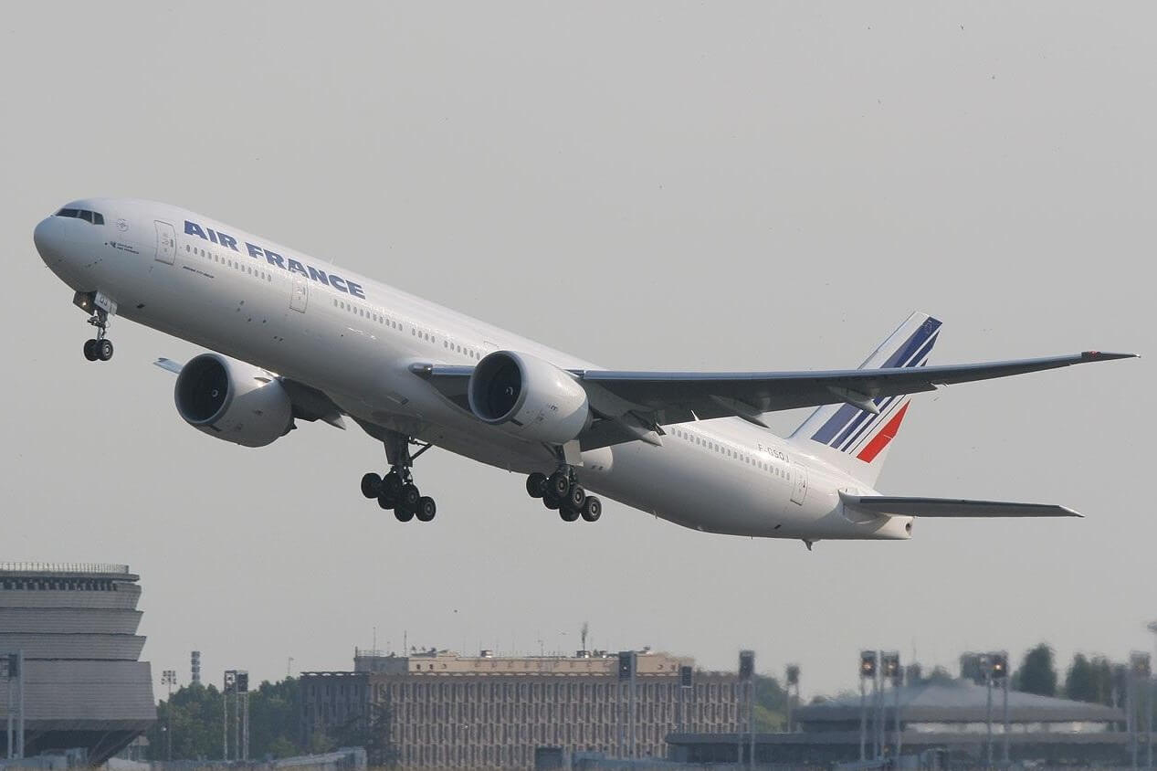 air_france_boeing_777_f-gsqj.jpg