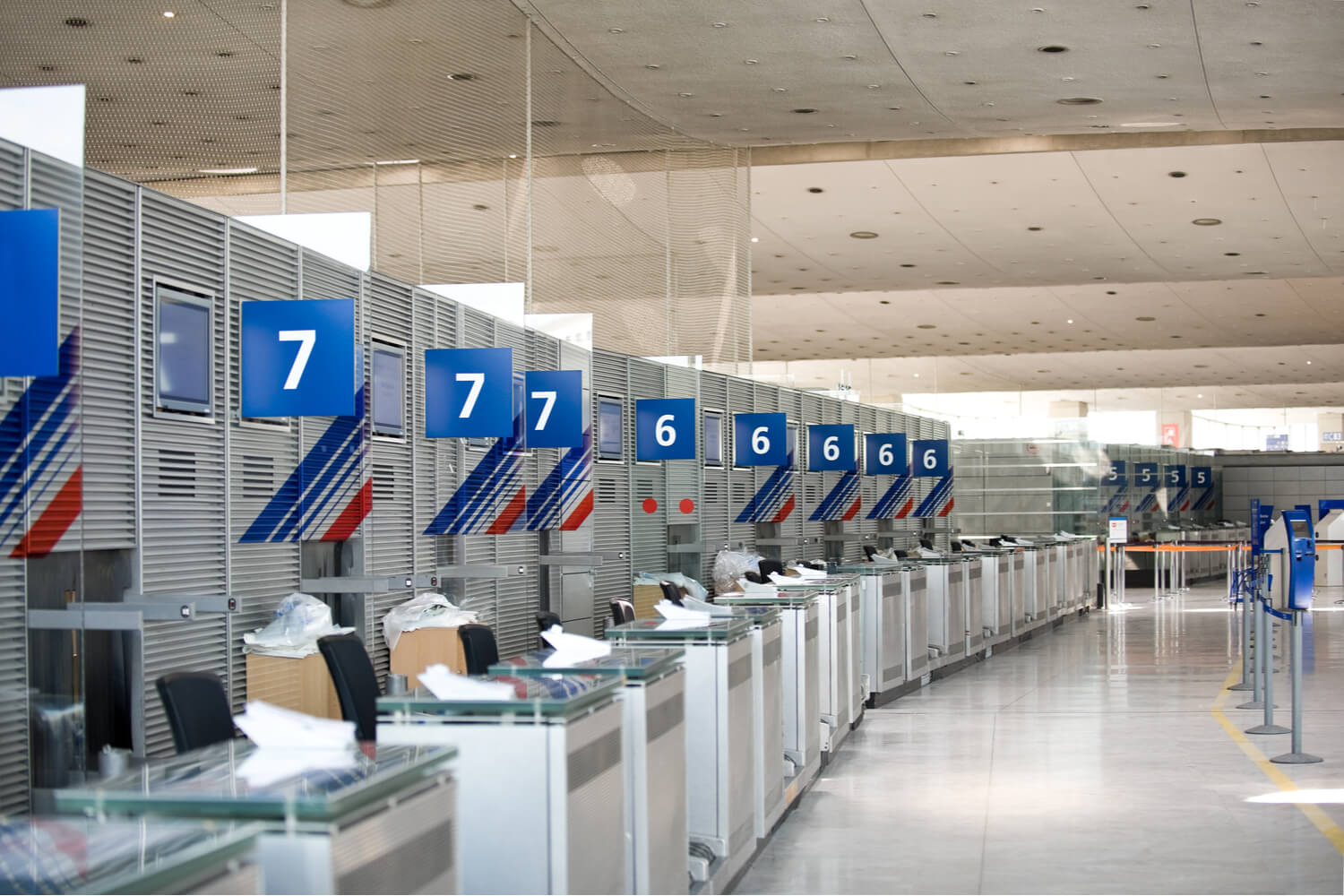 air_france_desks.jpg