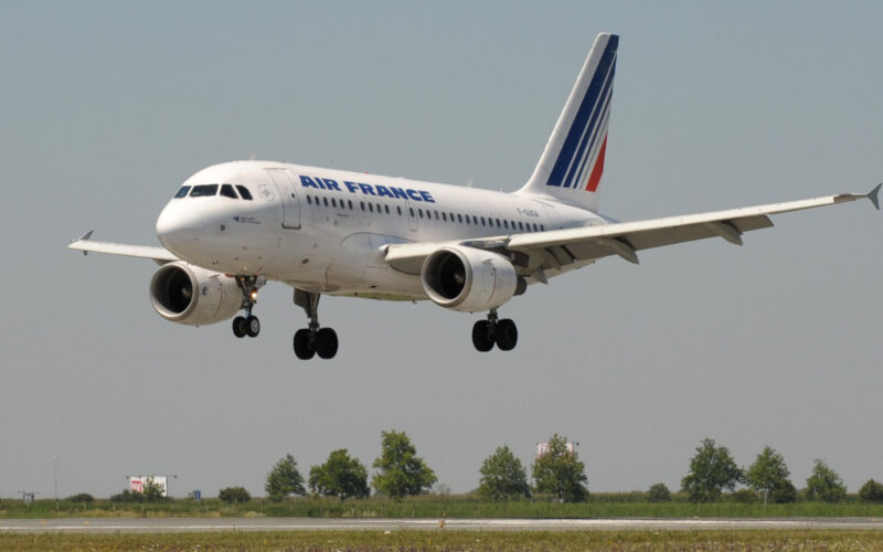 air_france_mask_covid-19.jpg