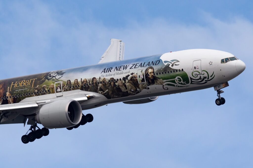 air_new_zealand_boeing_777-300_airliner.jpg