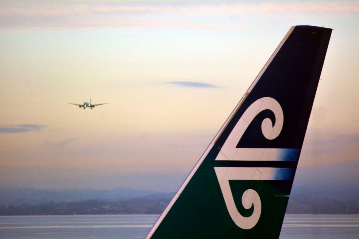 air_new_zealand_tail_in_sunset-2.jpg - AeroTime