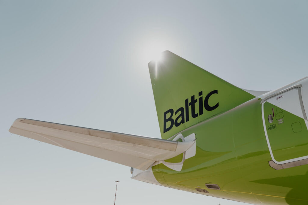 airbaltic_airbus_a220-300.jpg