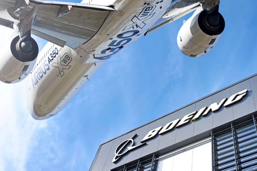 airbus_a350_and_boeing_logo.jpg