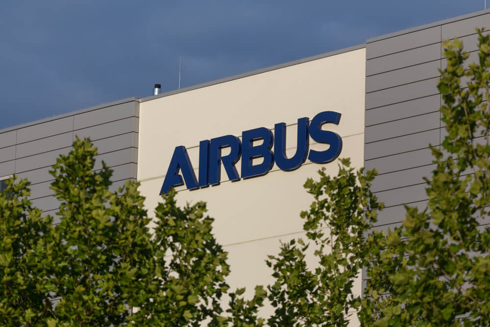 airbus logo on a factory building in germanyjpg airbus_logo_on_a_factory_building_in_germany.jpg