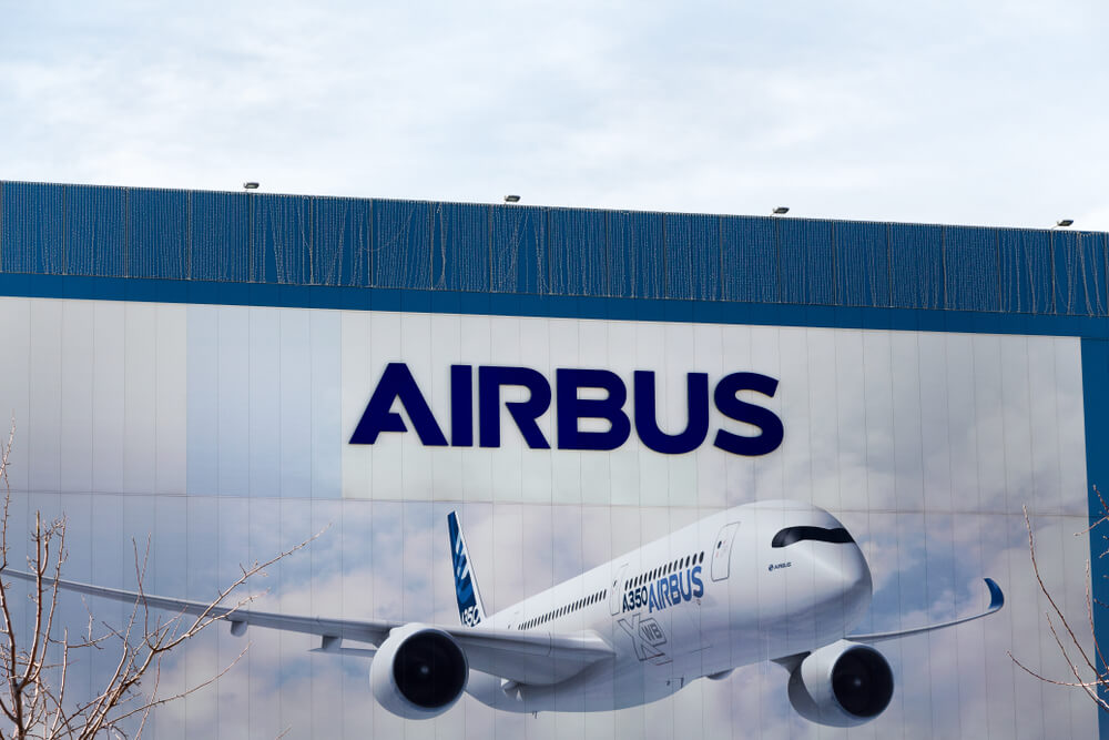 airbus_logo_on_airbus_building-1-2.jpg