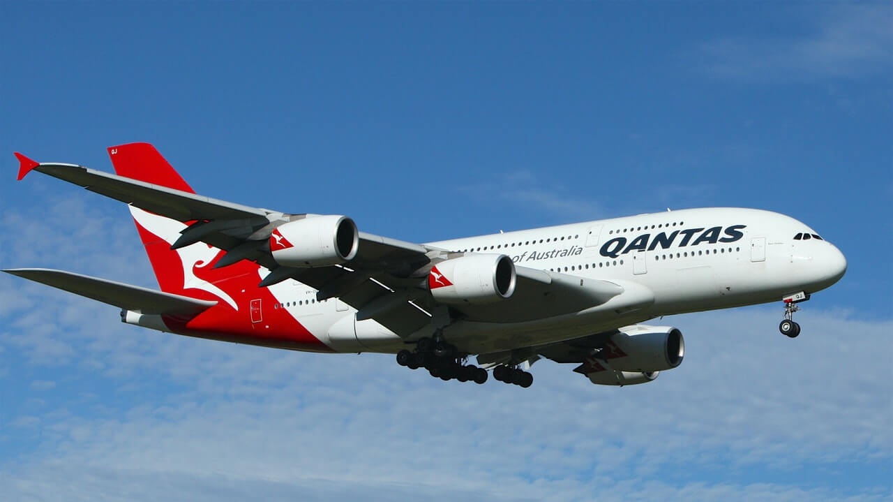 airplane-aircraft-airport-transportation-system-113017.jpg