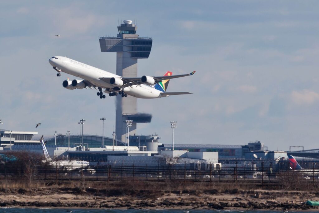 airport_in_south_africa.jpg