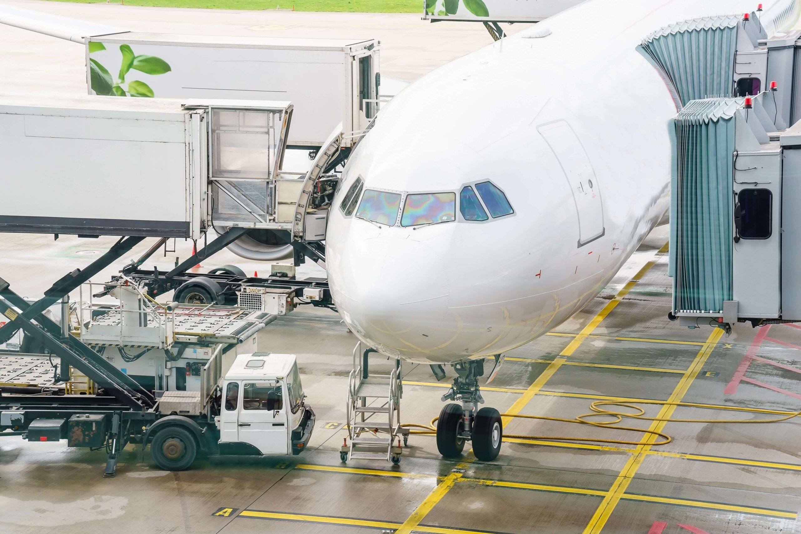 ambulift_at_an_airport.jpg