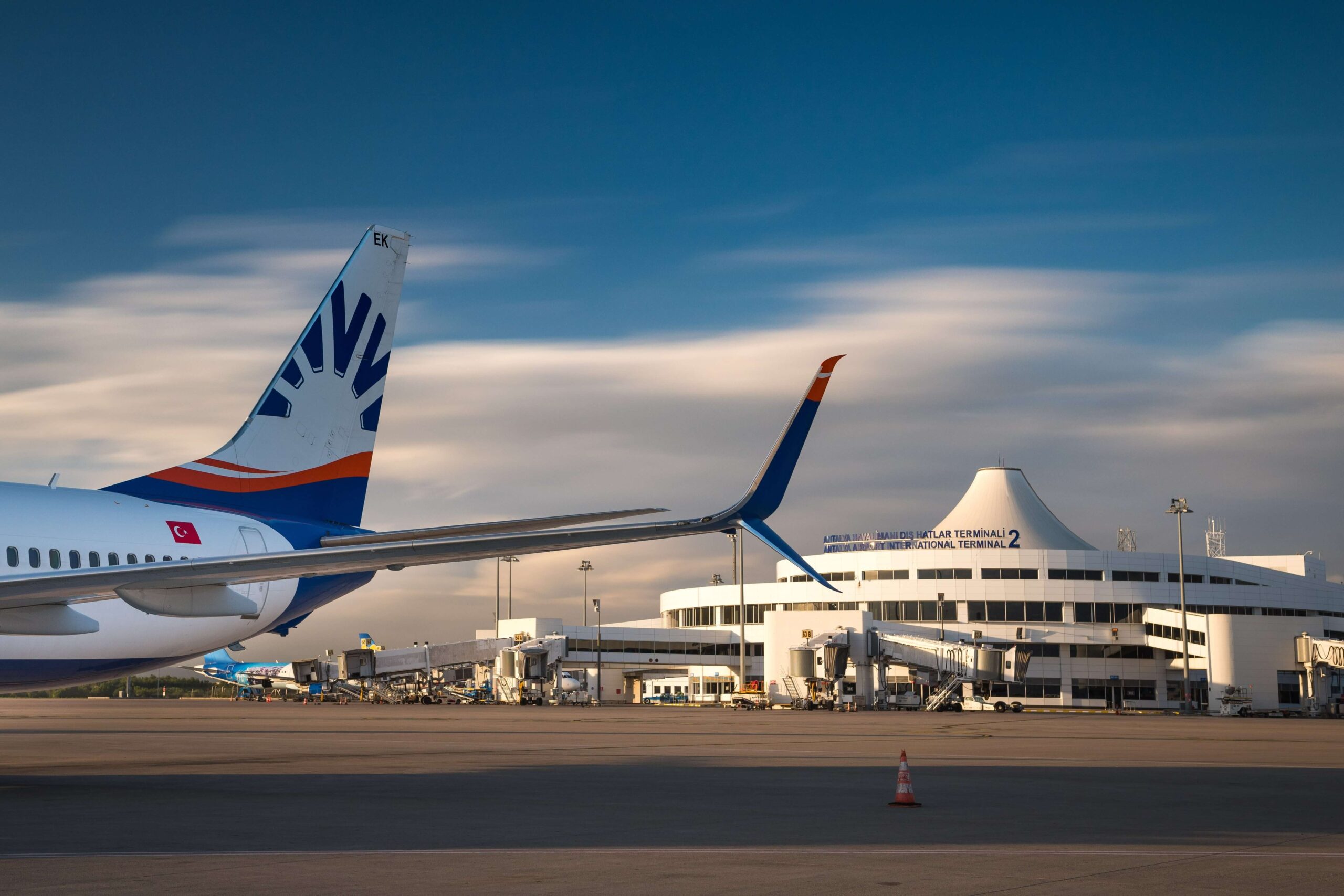 antalya_airport_apron.jpg