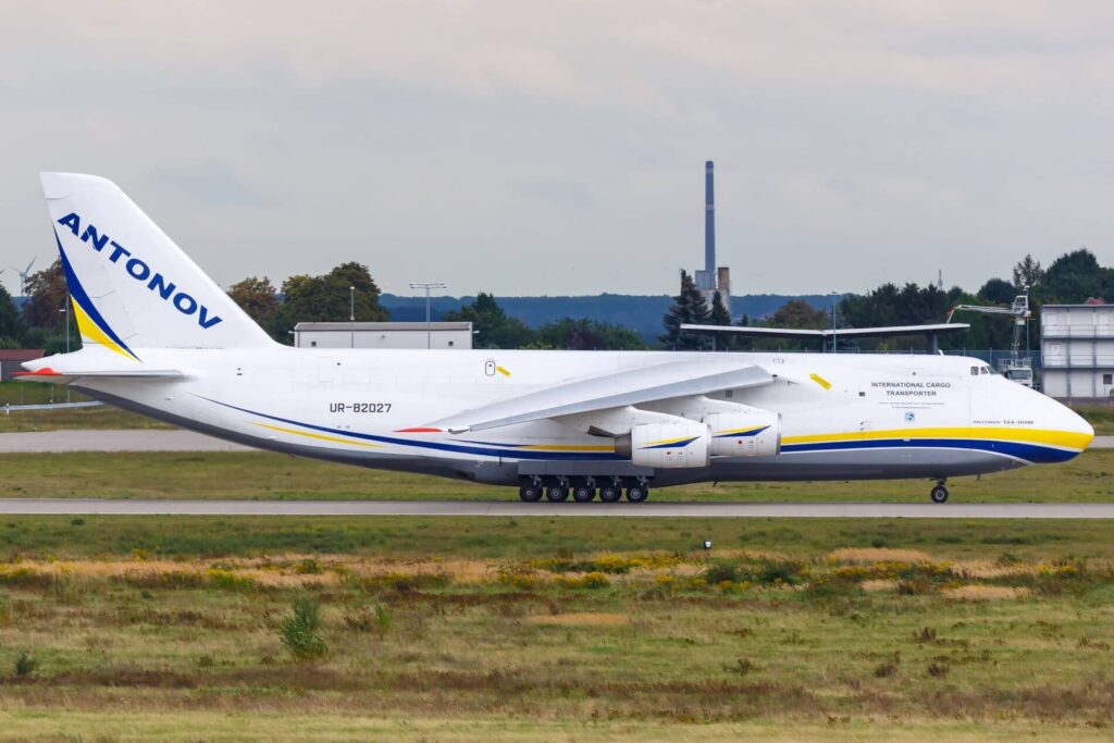 antonov airlines an 124 at leipzig hallejpg antonov_airlines_an-124_at_leipzig_halle.jpg