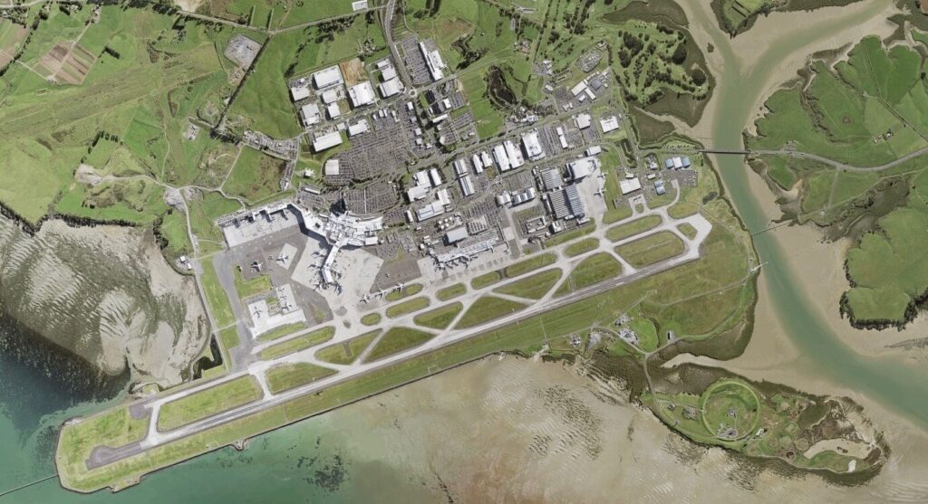 auckland_international_airport_2017_aerial.jpg