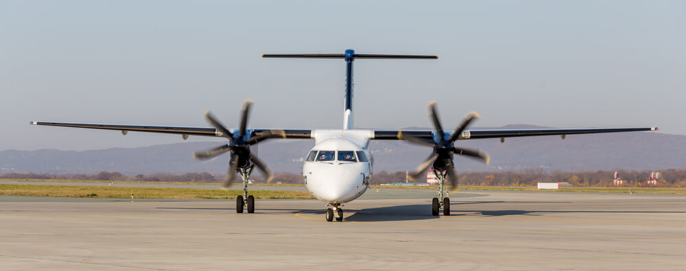 aurora_airlines_de_havilland_canada_dash_8_q400_turboprop_aircraft.jpg