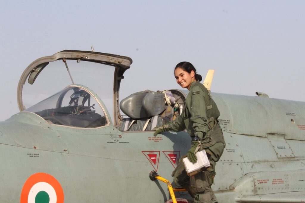 avani chaturvedi after her first solo sortie onboard her mig 21 bisonjpg avani_chaturvedi_after_her_first_solo_sortie_onboard_her_mig-21_bison.jpg