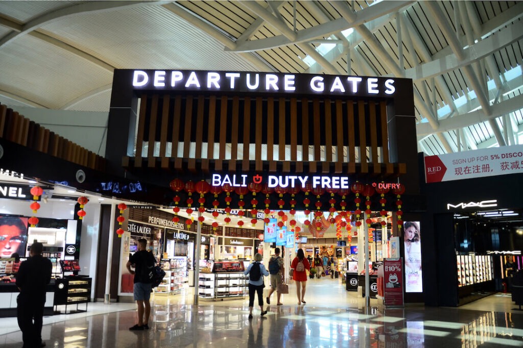 bali welcomes international tourists once morejpg bali_welcomes_international_tourists_once_more.jpg