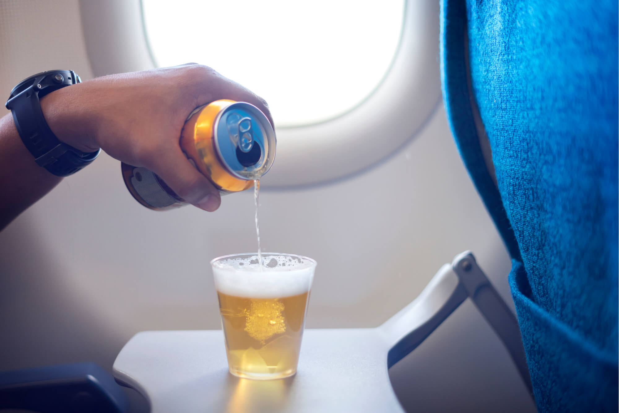 Можно пить в самолете