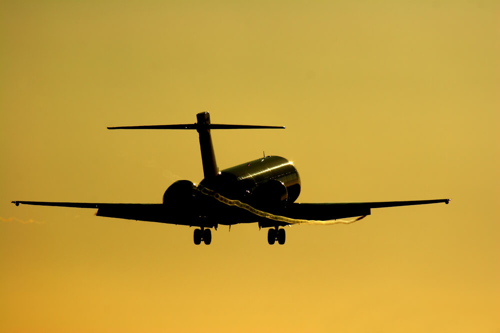 boeing_717_taking_off_from_los_angeles_international_airport_lax.jpg