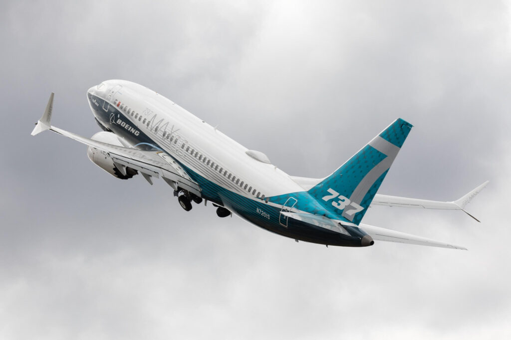 boeing 737 max 7 flying at the farnborough international airshowjpg boeing_737_max_7_flying_at_the_farnborough_international_airshow.jpg
