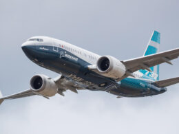 boeing_b737-8_max_at_the_farnborough_international_airshow_uk.jpg