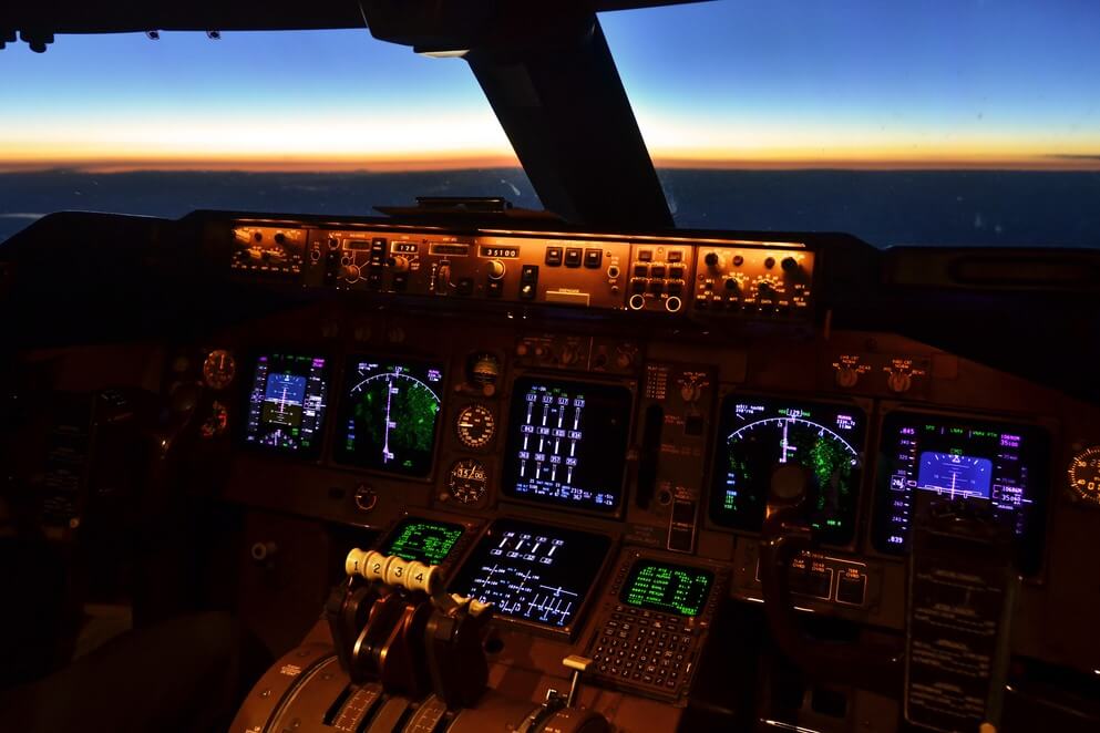 boeing_flight_deck-1.jpg
