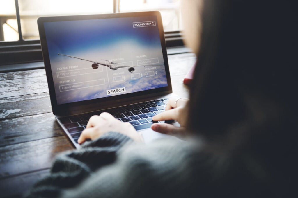 booking_flights_online.jpg