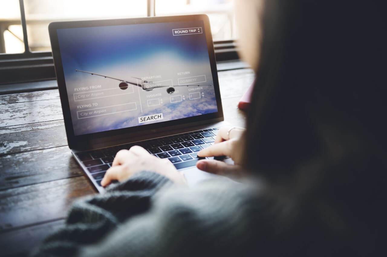 booking_flights_online.jpg