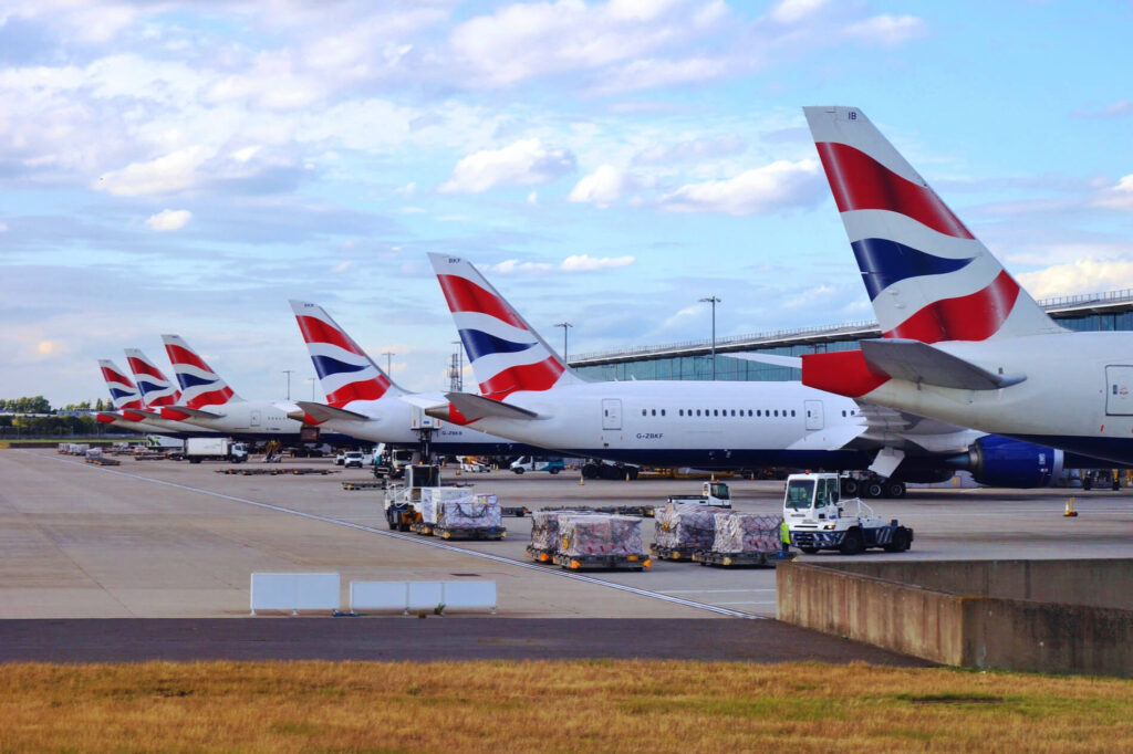 british airways aircraft parked at its london heathrow airport lhr hubjpg british_airways_aircraft_parked_at_its_london_heathrow_airport_lhr_hub.jpg