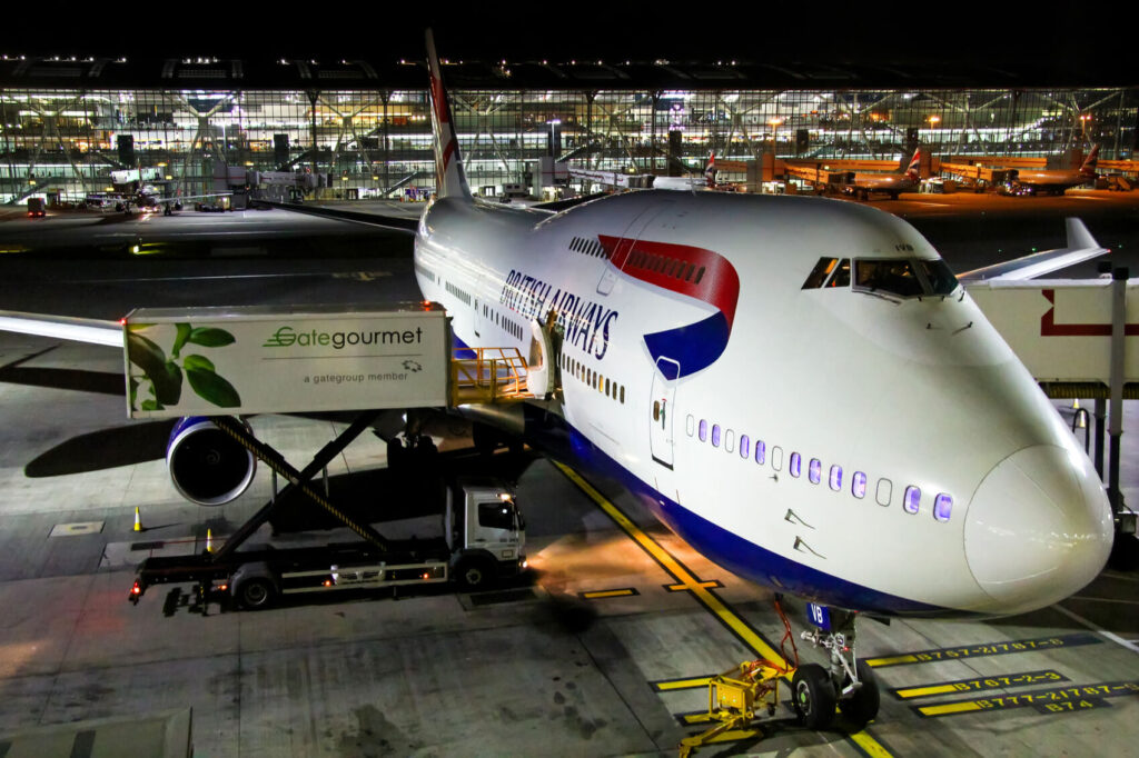 british_airways_boeing_747_at_heathrow_airport-1.jpg