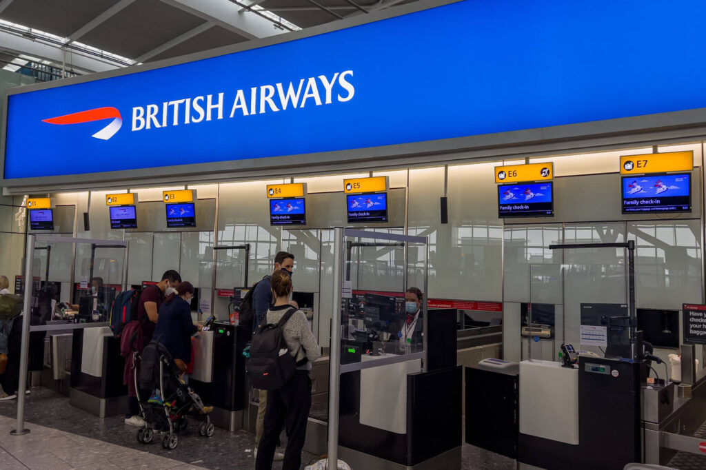 british_airways_check-in_counter_at_heathrow.jpg