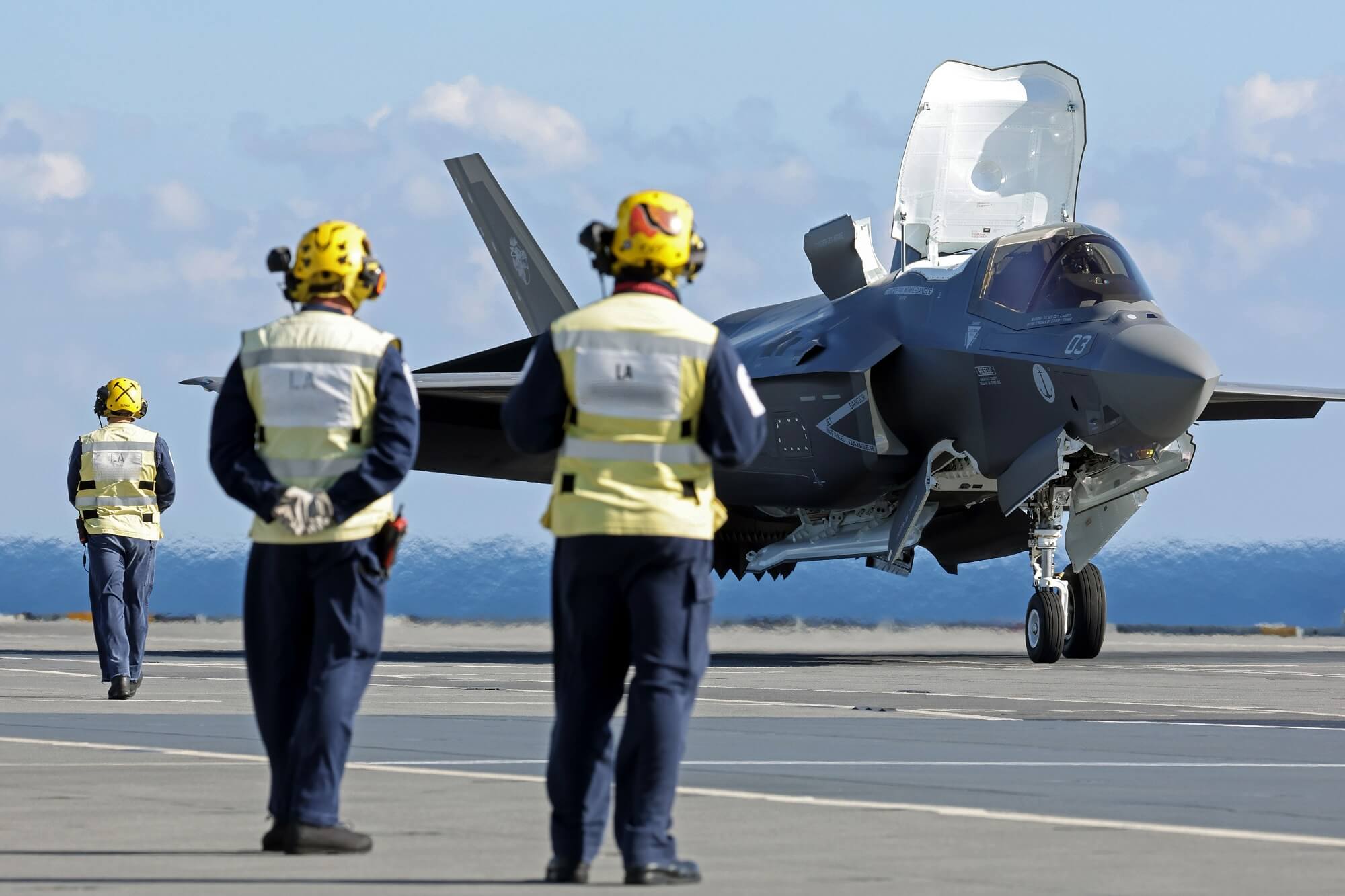 UK and NATO rush to recover F-35B wreckage before Russia - AeroTime