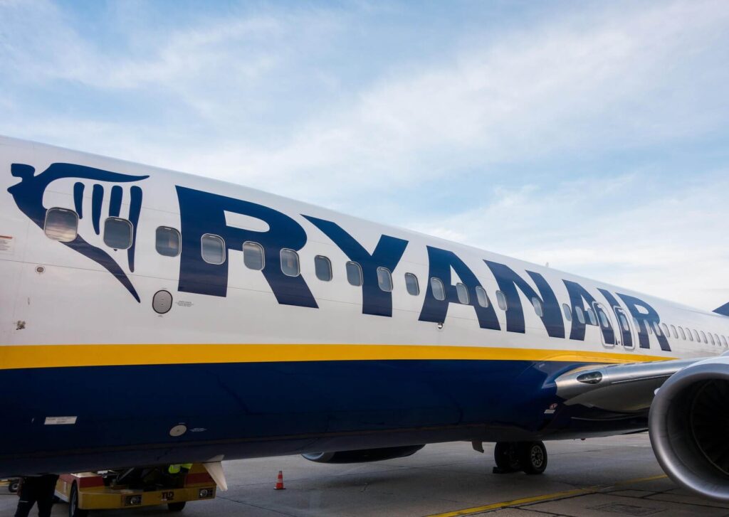 customcrop-ryanair_aircraft_in_berlin-1.jpeg