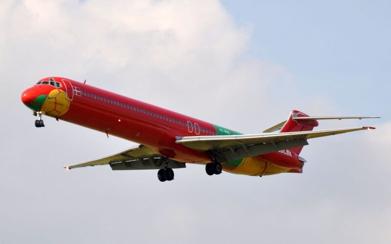 danish_air_transport_dat_mcdonnell_douglas_md-83-1.jpg