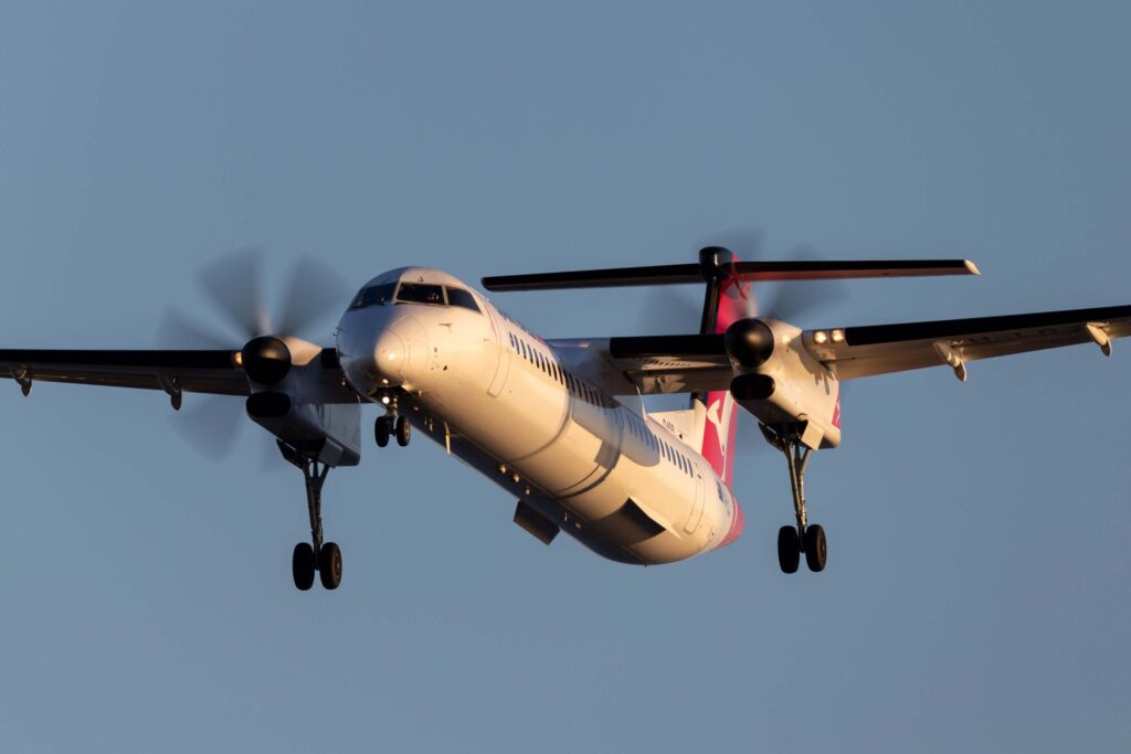 dash 8 1jpg dash_8_-1.jpg