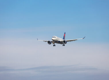 delta_air_lines_airbus_a220_landing.jpg