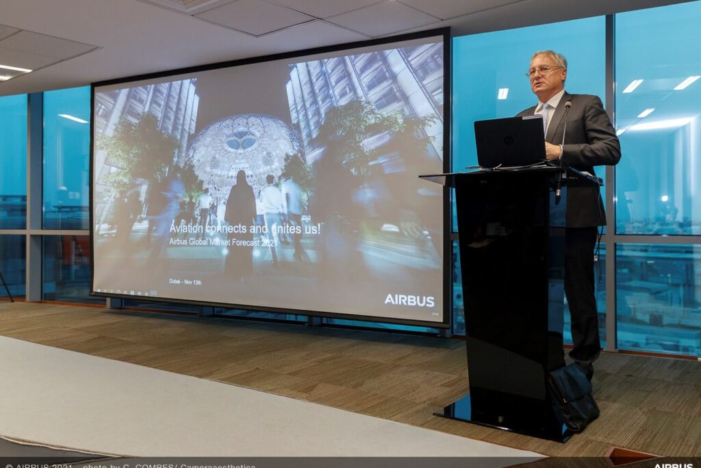 dubai airshow 2021 gmf christian scherer speakingjpg dubai_airshow_2021_gmf_-_christian_scherer_speaking.jpg