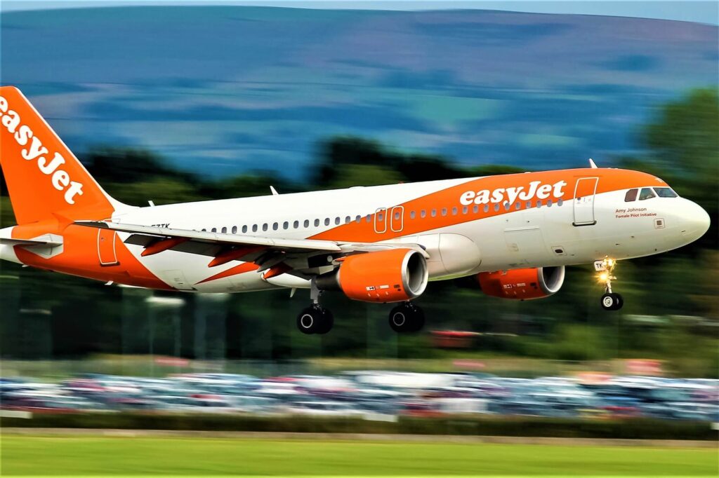 easyjet_airbus_a320_aircraft_3.jpg