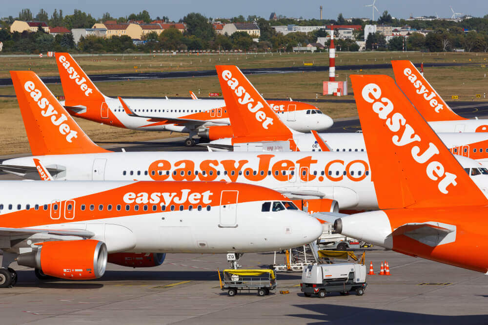 easyjet_airbus_a320_fleet_at_berlin_tegel_airport_txl_in_germany-1-1.jpg