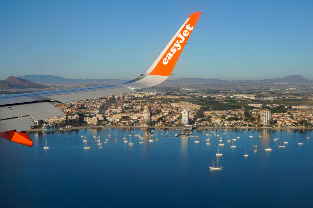 easyjet_flight_approaches_murcia_san_javier_airport_mjv.jpg