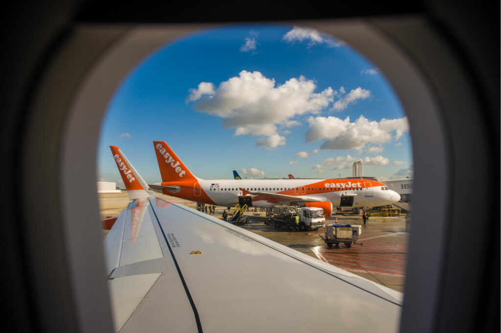 easyjet_planes_are_seen_through_the_window_of_an_easyjet_aircraft_at_cdg_paris-1.jpg