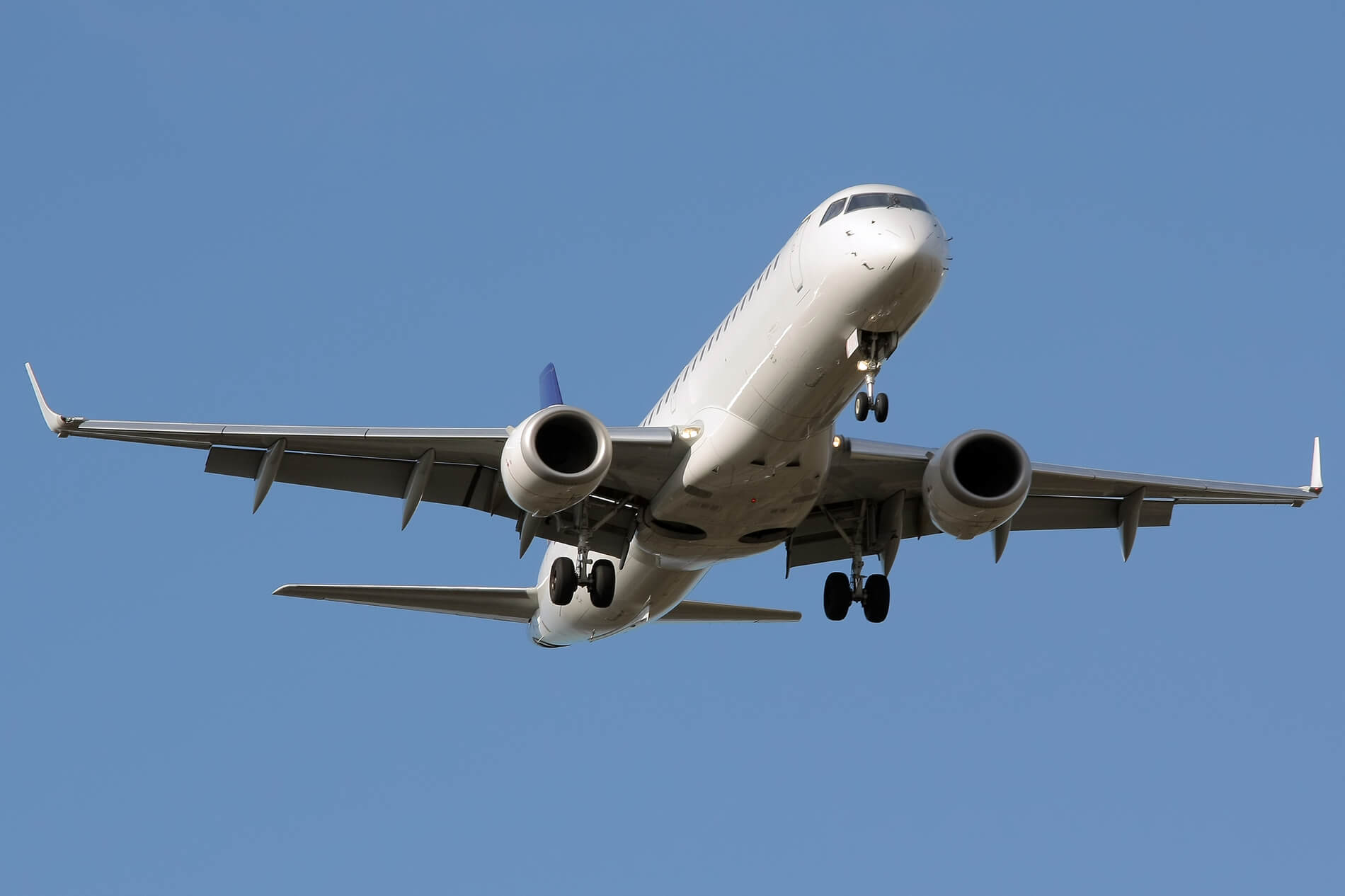 embraer_e195.jpg