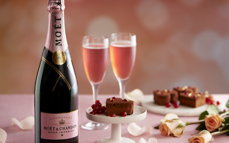 Emirates ‘puts the love on top' for Valentines Day flight AeroTime