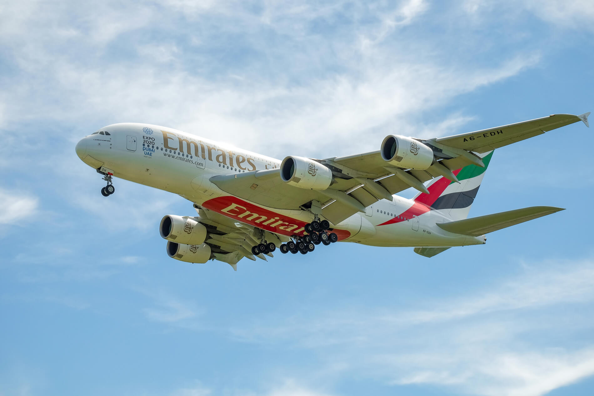 emirates_airbus_a380_a6-edh_landing_in_bangkok_thailand.jpg