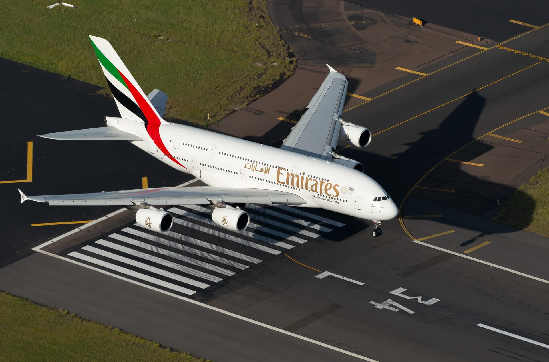 emirates_airbus_a380_landing_at_sydney_airport_syd.jpg