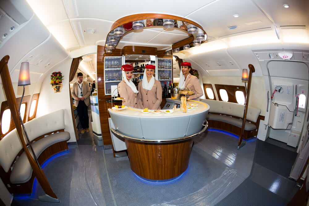 emirates_airbus_a380_onboard_lounge-3.jpg