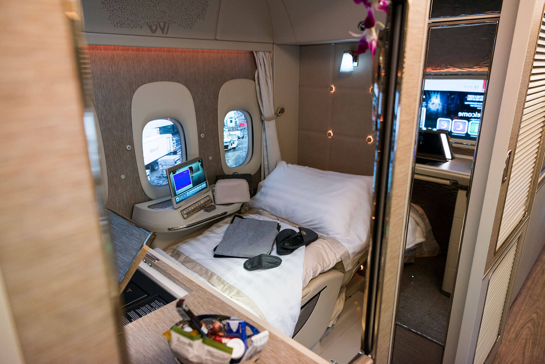 emirates b777-300er first class
