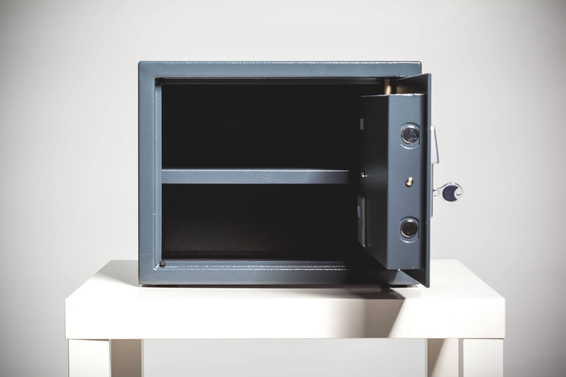 empty_cash_safe.jpg