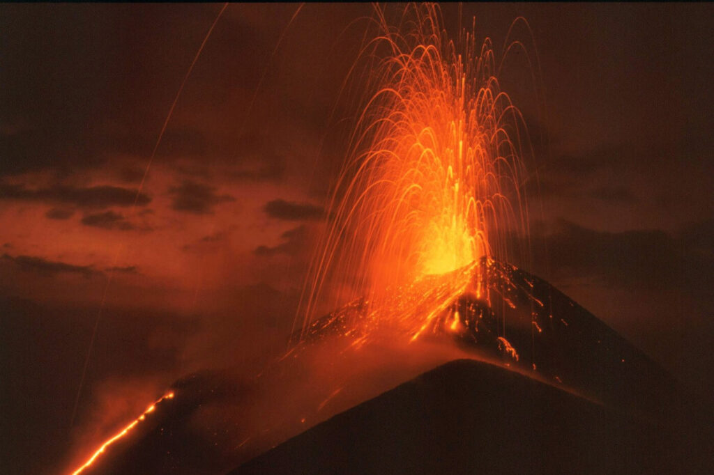 eruption_of_the_pacaya_volcano_in_guatemala.jpg