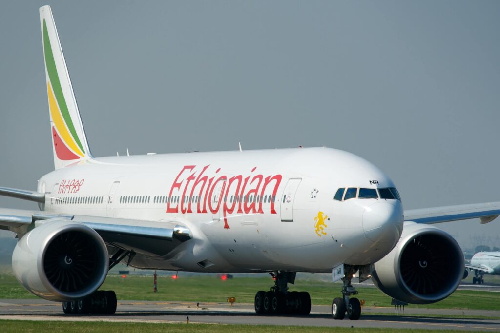 ethiopian_airlines_boeing_777-200lr_et-anr_7861050552_2.jpg